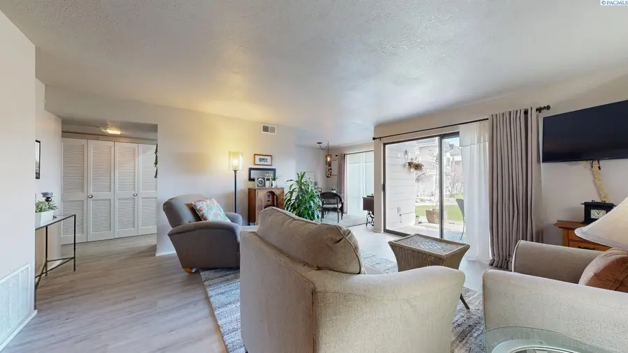 2401 W Canal Drive #4b, Kennewick, WA 99336 - #3