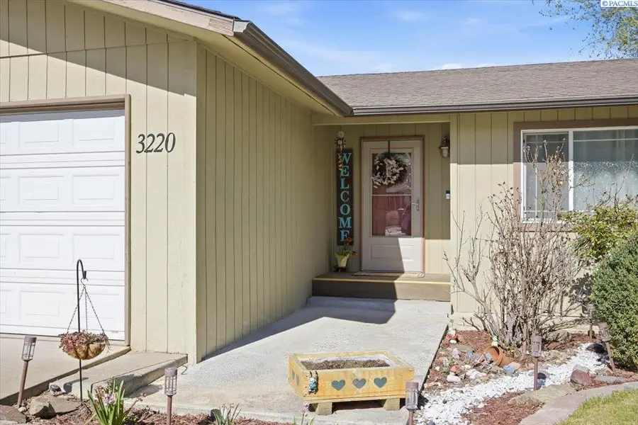 3220 W 3rd Ave., Kennewick, WA 99336 - #3