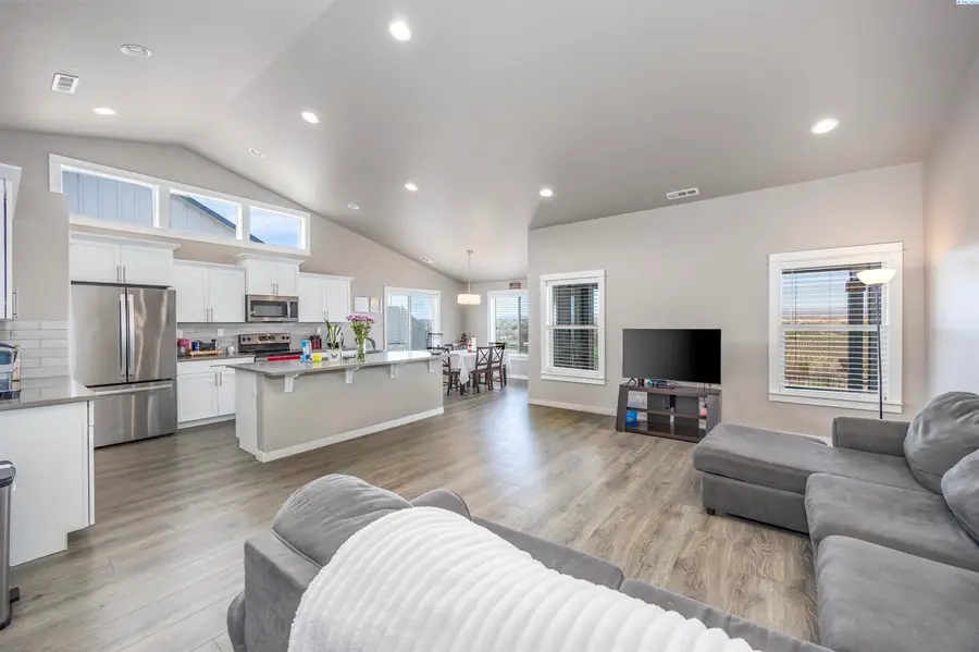 1419 SW Kelandren Drive, Prosser, WA 99350 - #2