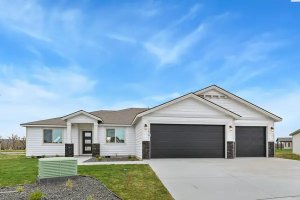 1616 Castlewood Ct, Grandview, WA 98930