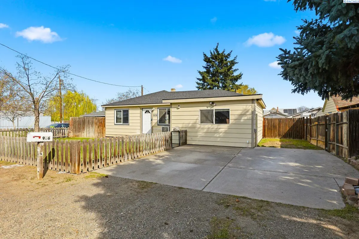 906 W Entiat Avenue, Kennewick, WA 99336 - #1