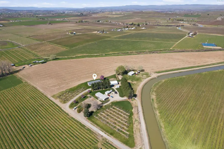 837 Olmstead Rd, Grandview, WA 98930 - #3