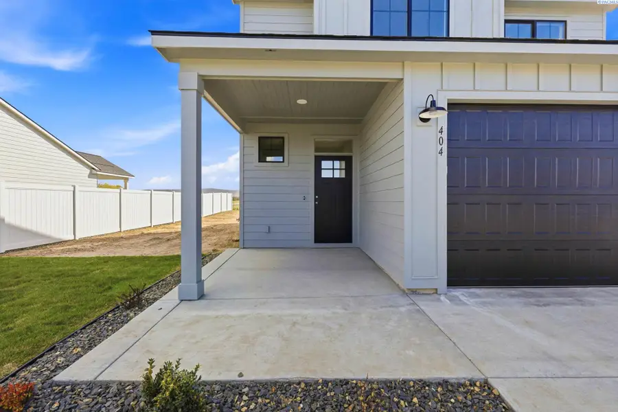 404 Amberly Ave, Grandview, WA 99390 - #3