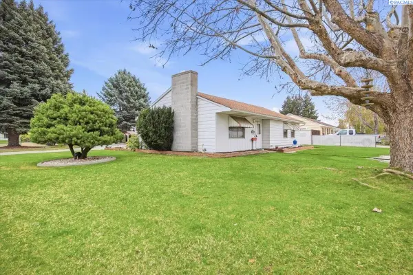 1220 Cottonwood Dr, Richland, WA 99354-3024