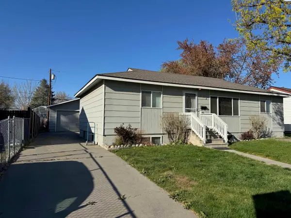 612 Blue Street, Richland, WA 99354