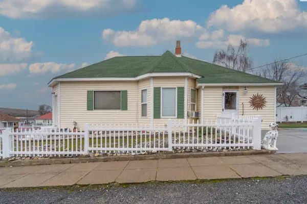 102 W 3rd Street, Lind, WA 99341