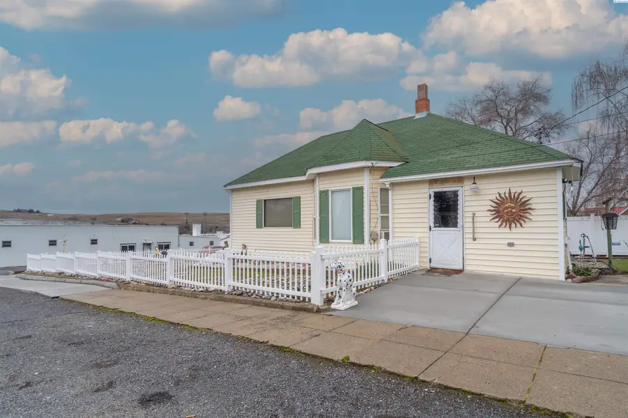 102 W 3rd Street, Lind, WA 99341 - #2