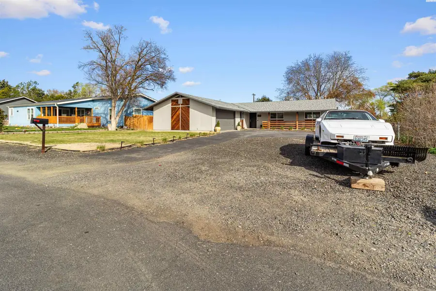 1204 W 26th Avenue, Kennewick, WA 99337 - #2