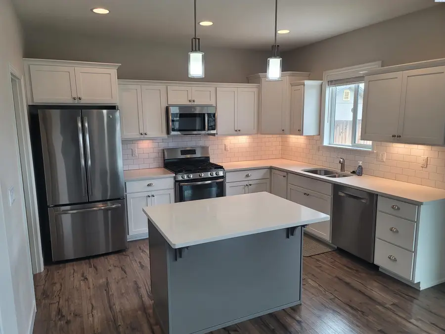6018 W 41st Avenue, Kennewick, WA 99338 - #3