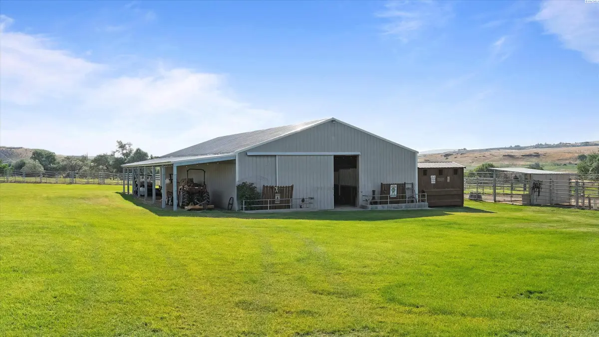 35803 W Rayhill Rd, Benton City, WA 99320 - #1