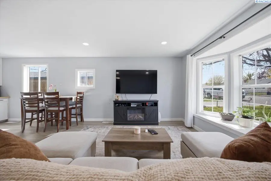 1515 N 17th Ave, Pasco, WA 99301 - #3