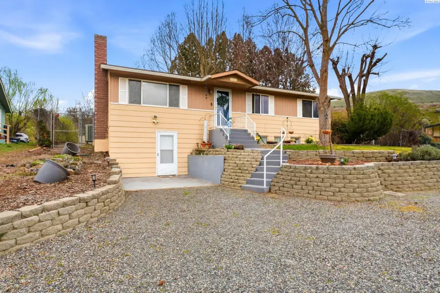 976 Campbell Dr, Prosser, WA 99350-1308 - #2