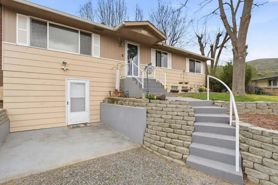 976 Campbell Dr, Prosser, WA 99350-1308 - #3