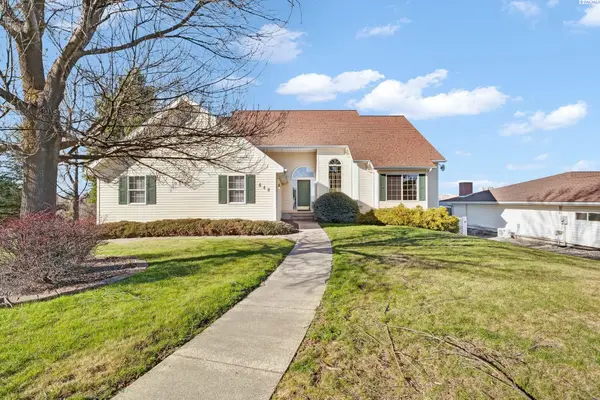 640 SE Crestview St, Pullman, WA 99163