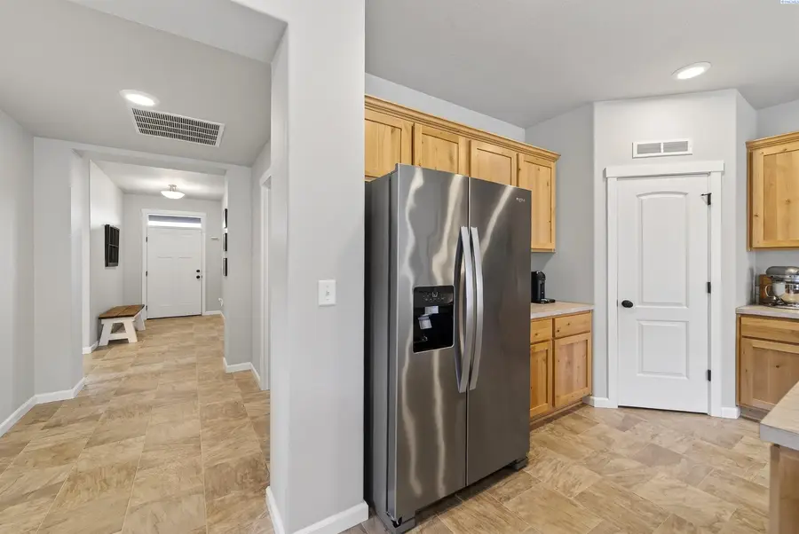1545 W 32nd Ave, Kennewick, WA 99337 - #3