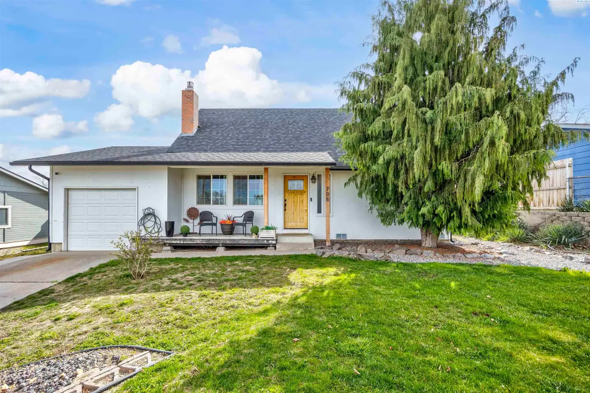 706 Buena Vista Ave, Sunnyside, WA 98944 - #1