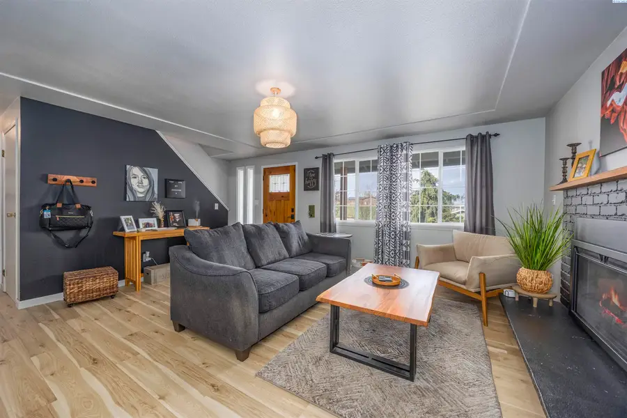 706 Buena Vista Ave, Sunnyside, WA 98944 - #3