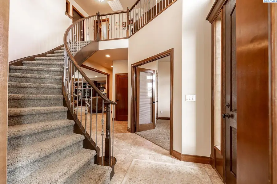 1633 Meadow Hills Dr, Richland, WA 99352 - #2