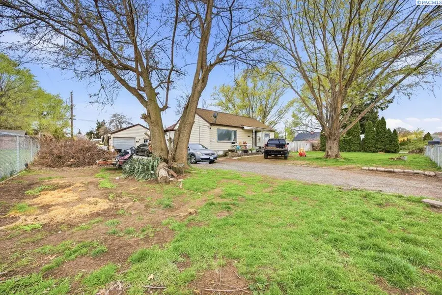 1623 W 1st Ave, Kennewick, WA 99336 - #2