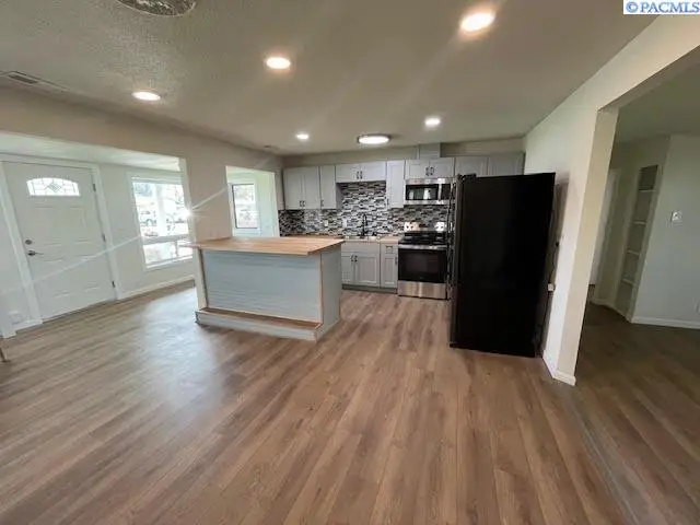1414 S Fir St., Kennewick, WA 99337 - #2