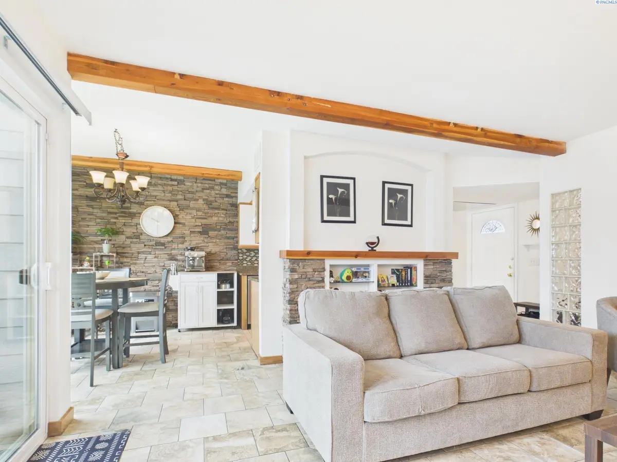 2401 W Canal Dr #9C, Kennewick, WA 99336 - #1