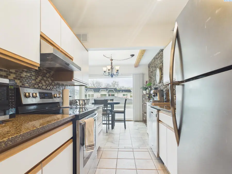 2401 W Canal Dr #9C, Kennewick, WA 99336 - #3