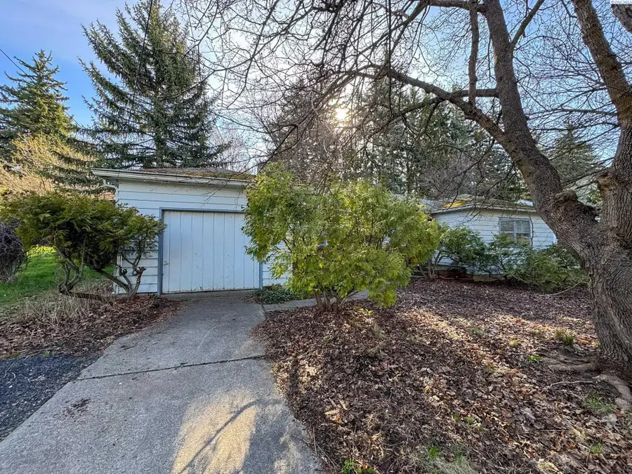 1040 NE Lake St., Pullman, WA 99163 - #2