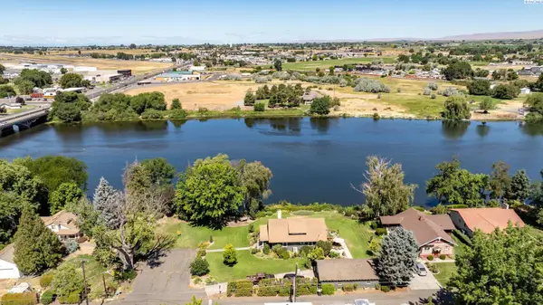 106 7th St, Prosser, WA 99350