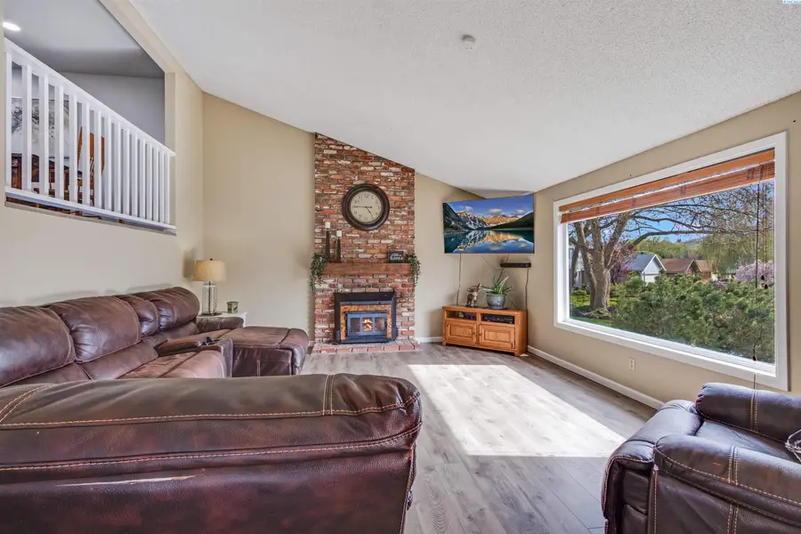 5424 Fern Loop, West Richland, WA 99353 - #3