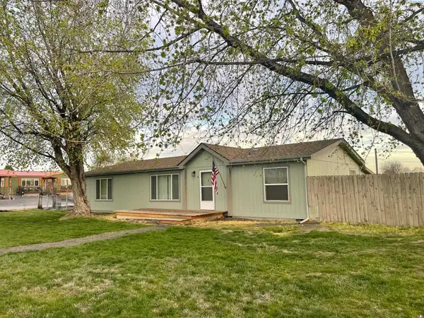 73 W Sunset Dr., Burbank, WA 99323-9692