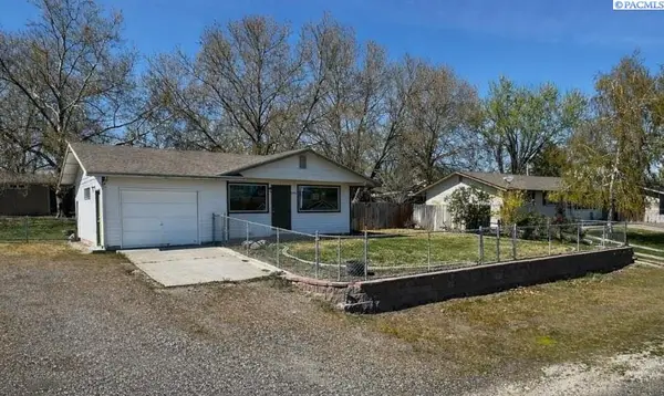 1203 12th Street, Benton City, WA 99320