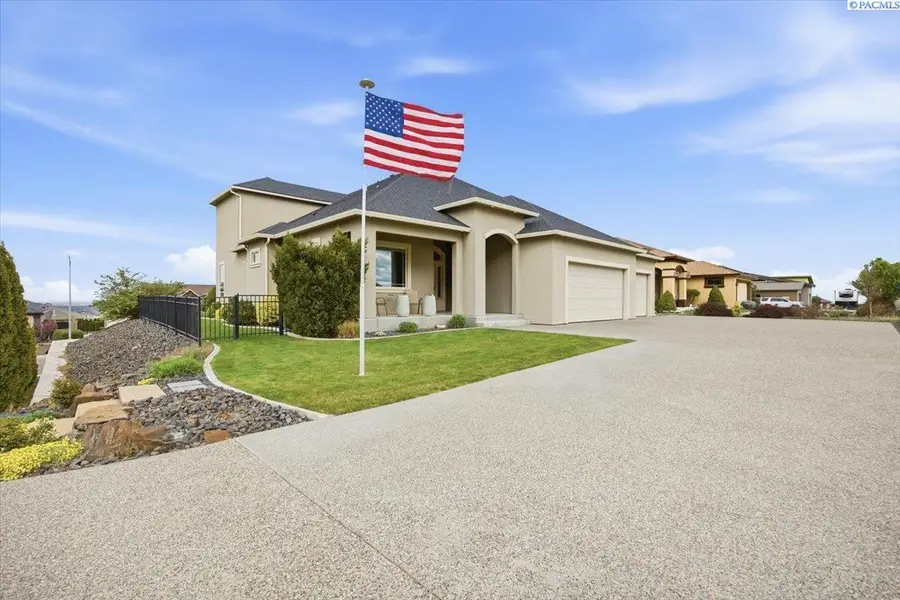 1257 Plateau Dr, Richland, WA 99352 - #3