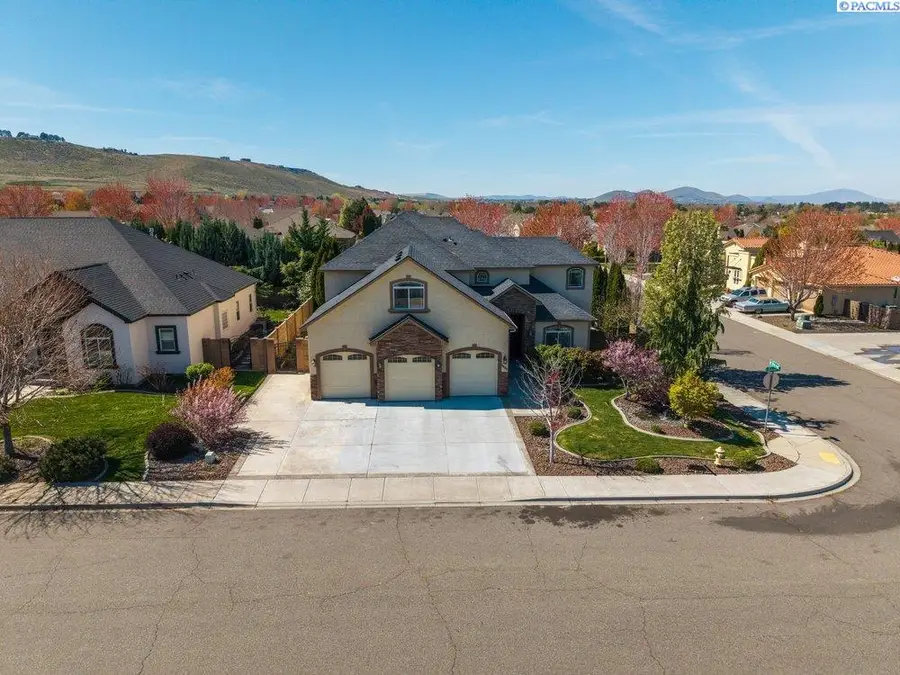 1600 S Edison St., Kennewick, WA 99338 - #2