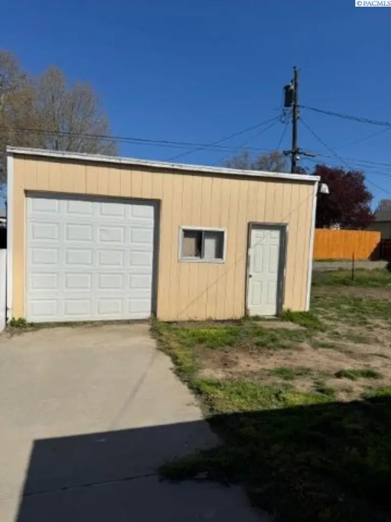901 S Garfiled, Kennewick, WA 99336 - #3
