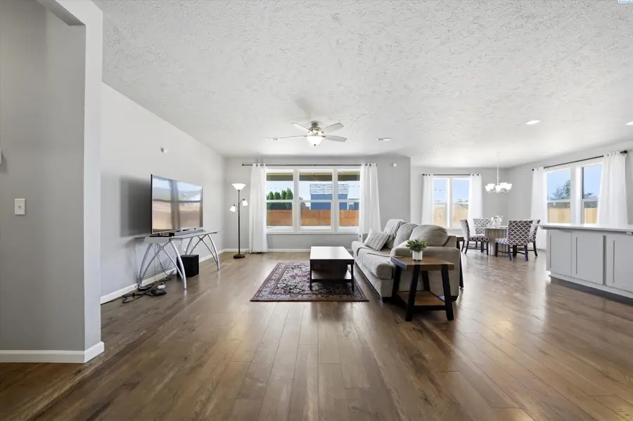 3918 Bismarck Ln, Pasco, WA 99301 - #3