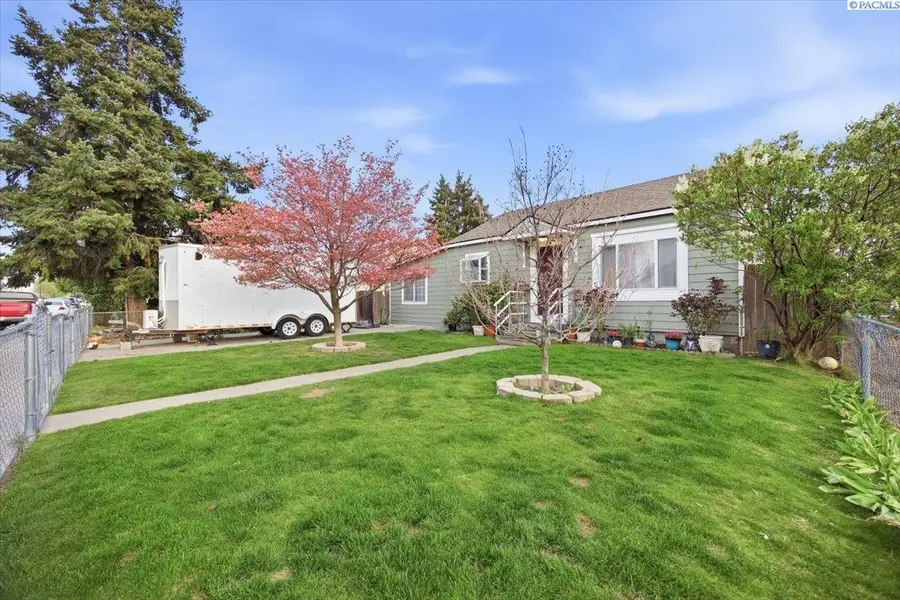 932 W Agate St, Pasco, WA 99301 - #2