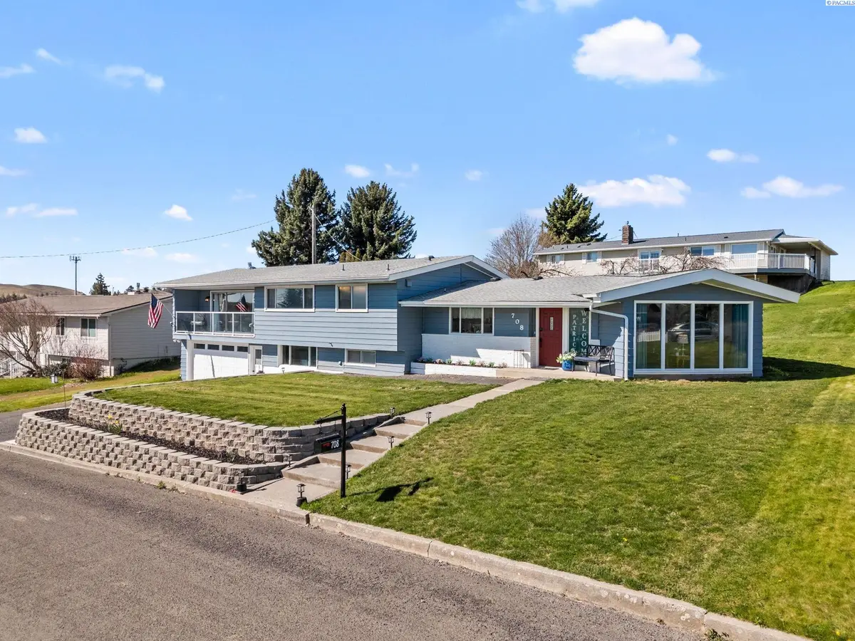 708 S Crestview St, Colfax, WA 99111 - #1
