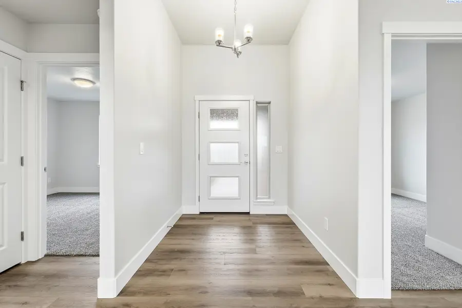 2888 S Roosevelt St, Kennewick, WA 99338 - #3