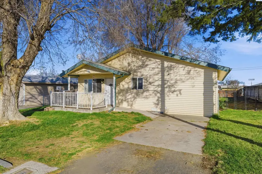 762 S 2nd Ave, Connell, WA 99326 - #2