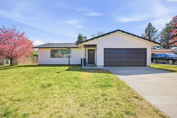 2421 W Grand Rhonde Pl, Kennewick, WA 99336