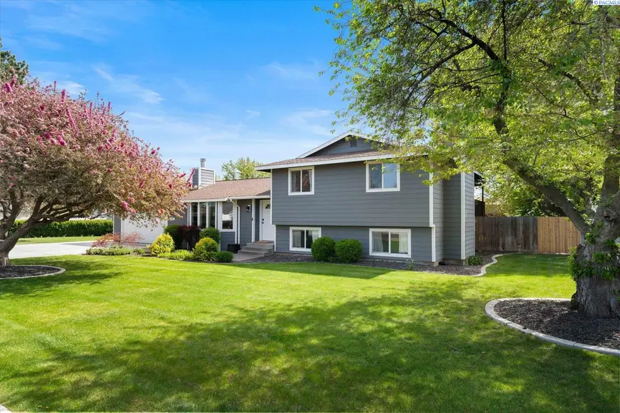 401 W 48th Avenue, Kennewick, WA 99337 - #2