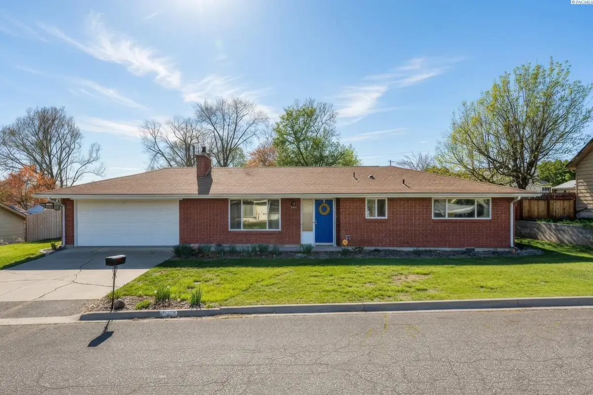 935 Parkside Dr, Prosser, WA 99350 - #1