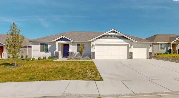10409 Silverbright Drive, Pasco, WA 99301