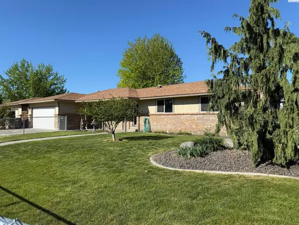 1923 Hummingbird Lane, West Richland, WA 99353