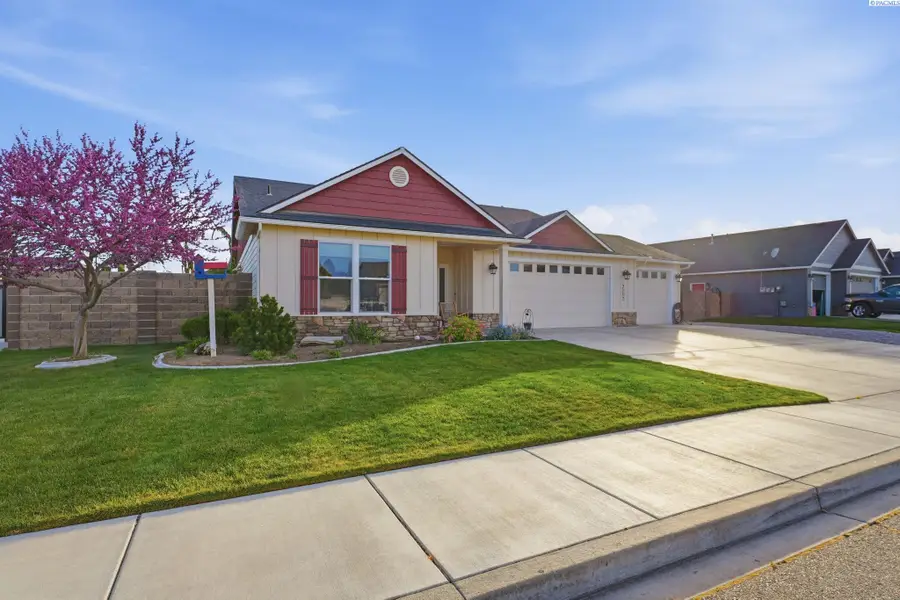 4502 Meadow View Dr, Pasco, WA 99301 - #3