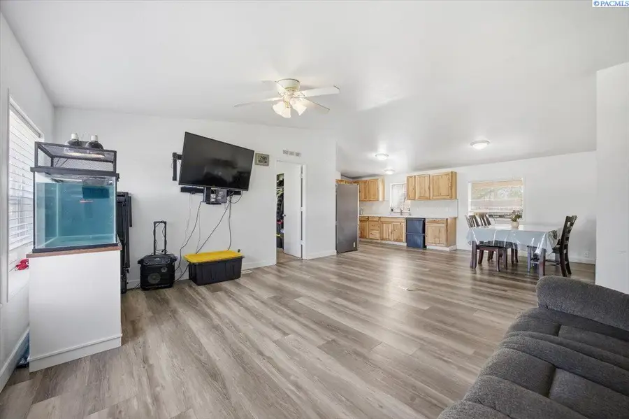 601 S Beech Ave, Pasco, WA 99301 - #3