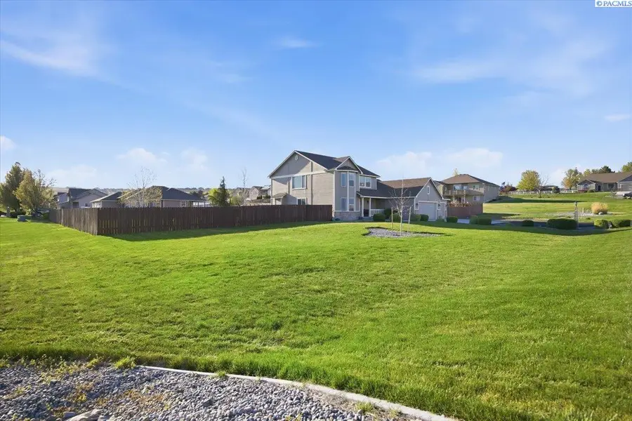 18214 S Cottonwood Springs Blvd., Kennewick, WA 99338 - #2