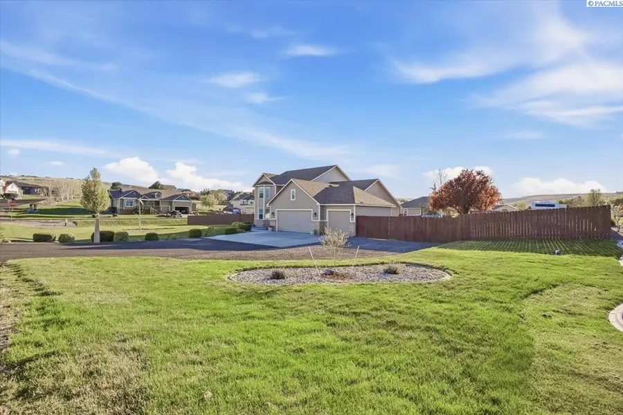18214 S Cottonwood Springs Blvd., Kennewick, WA 99338 - #3