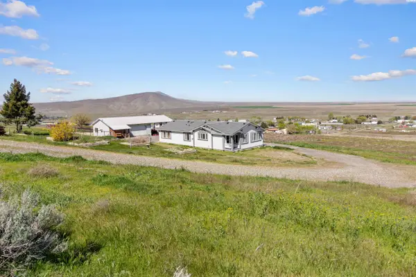 67425 N Lob Lane, Benton City, WA 99320