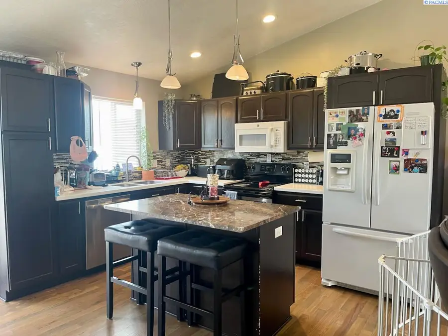 7903 Deschutes Drive, Pasco, WA 99301 - #2